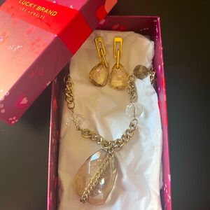 Necklace and earrings set